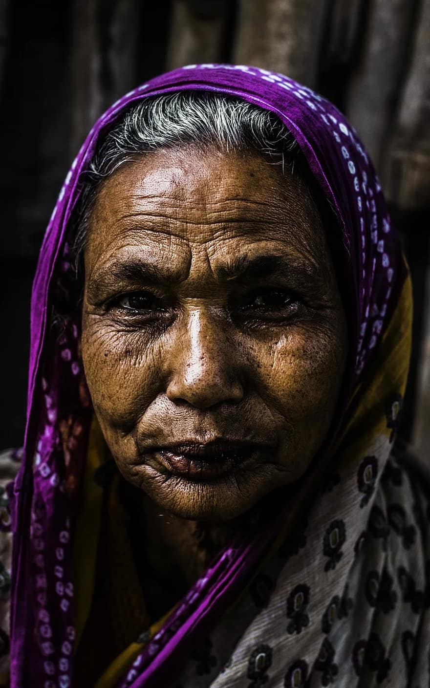 2481 2 صورة امراة عجوز، صور امرأة عجوز للفيس بوك طائش